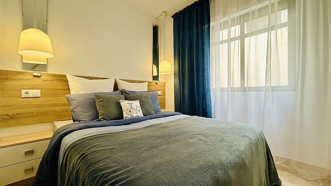 Resale - Apartment - Torrevieja - Playa del Acequión