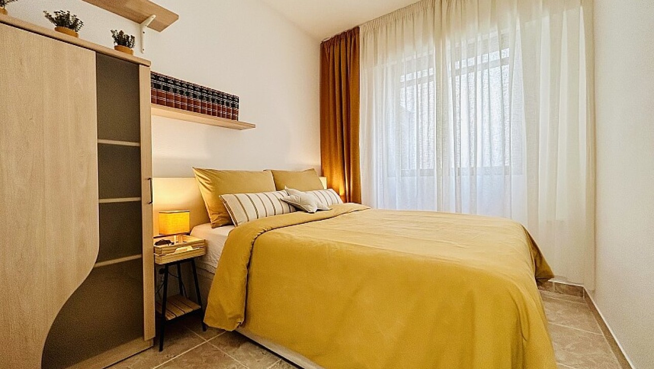 Resale - Apartment - Torrevieja - Playa del Acequión