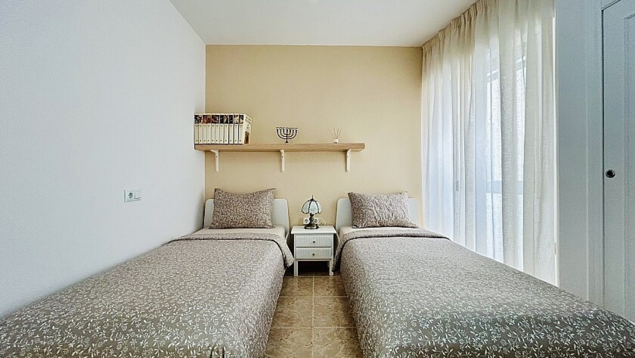 Resale - Apartment - Torrevieja - Playa del Acequión