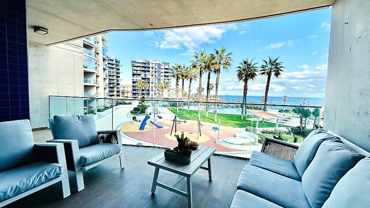 Resale - Apartment - Punta Prima