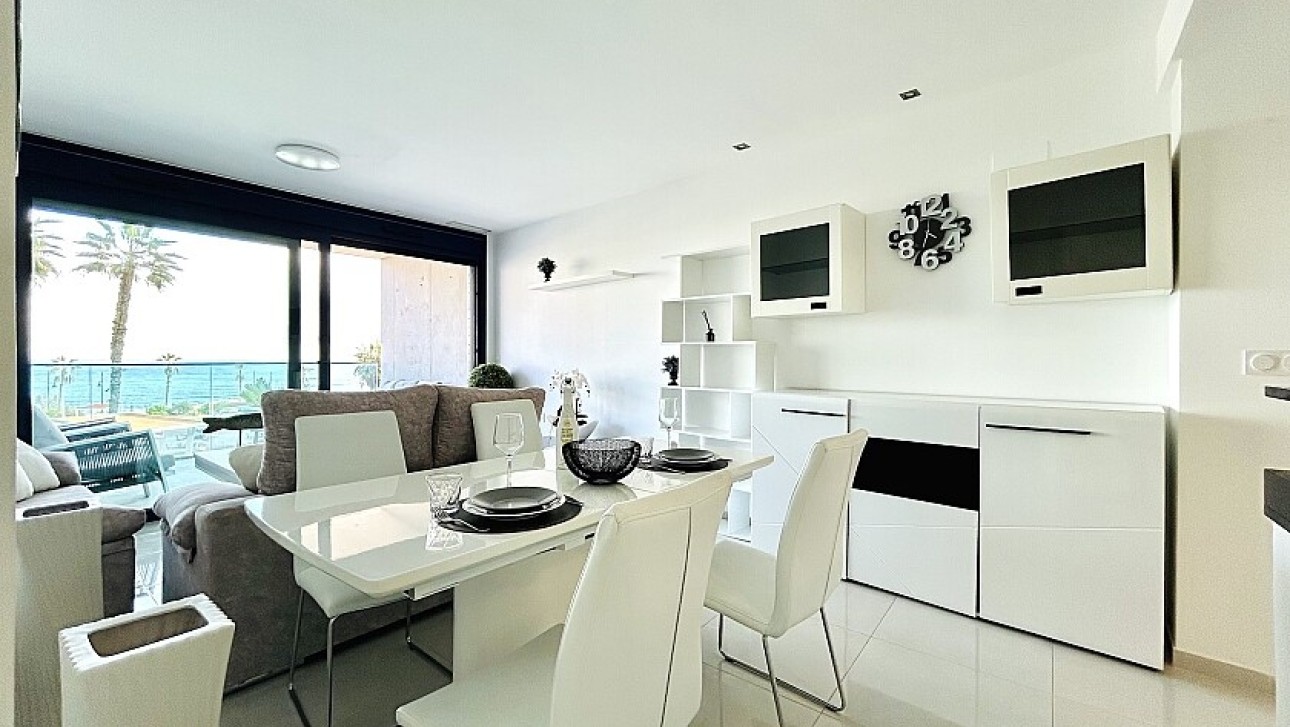 Resale - Apartment - Punta Prima