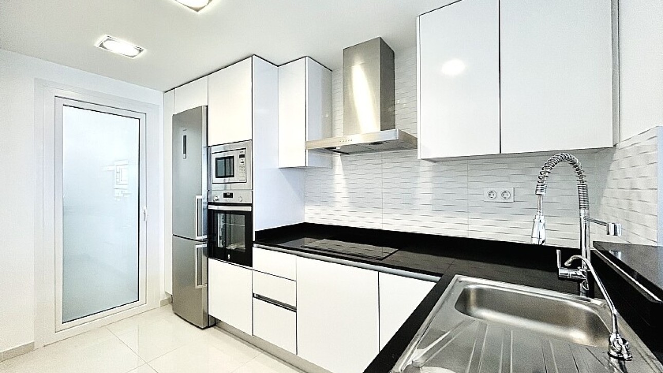 Resale - Apartment - Punta Prima