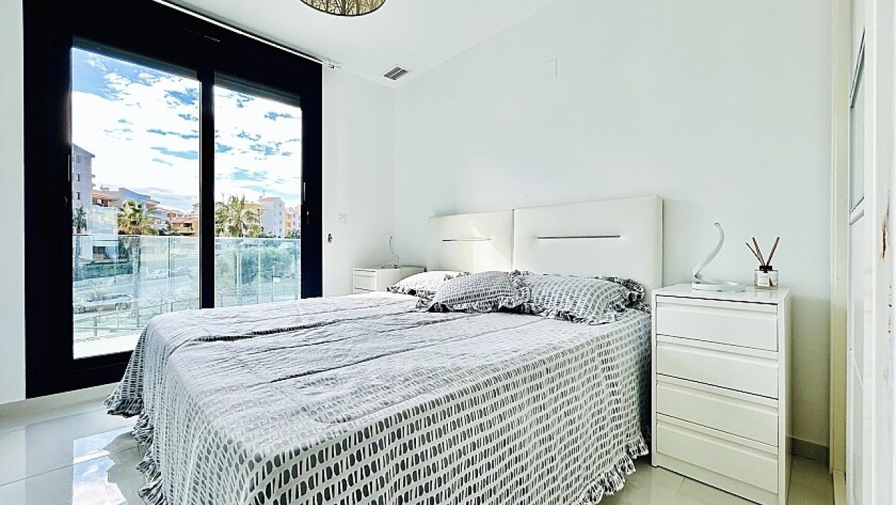Resale - Apartment - Punta Prima
