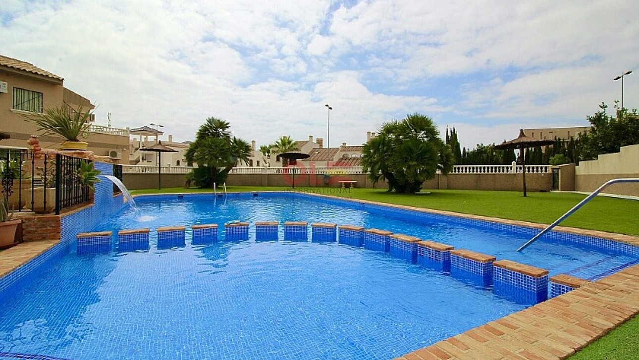 Resale - Bungalow - Orihuela Costa - Villamartín