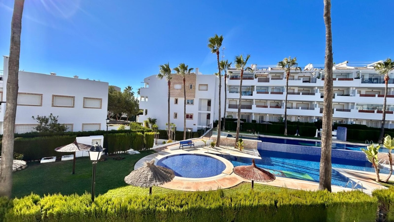 Resale - Bungalow - Orihuela Costa - Villamartín