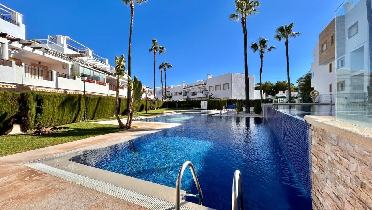 Resale - Bungalow - Orihuela Costa - Villamartín