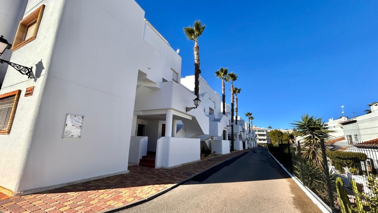 Resale - Bungalow - Orihuela Costa - Villamartín