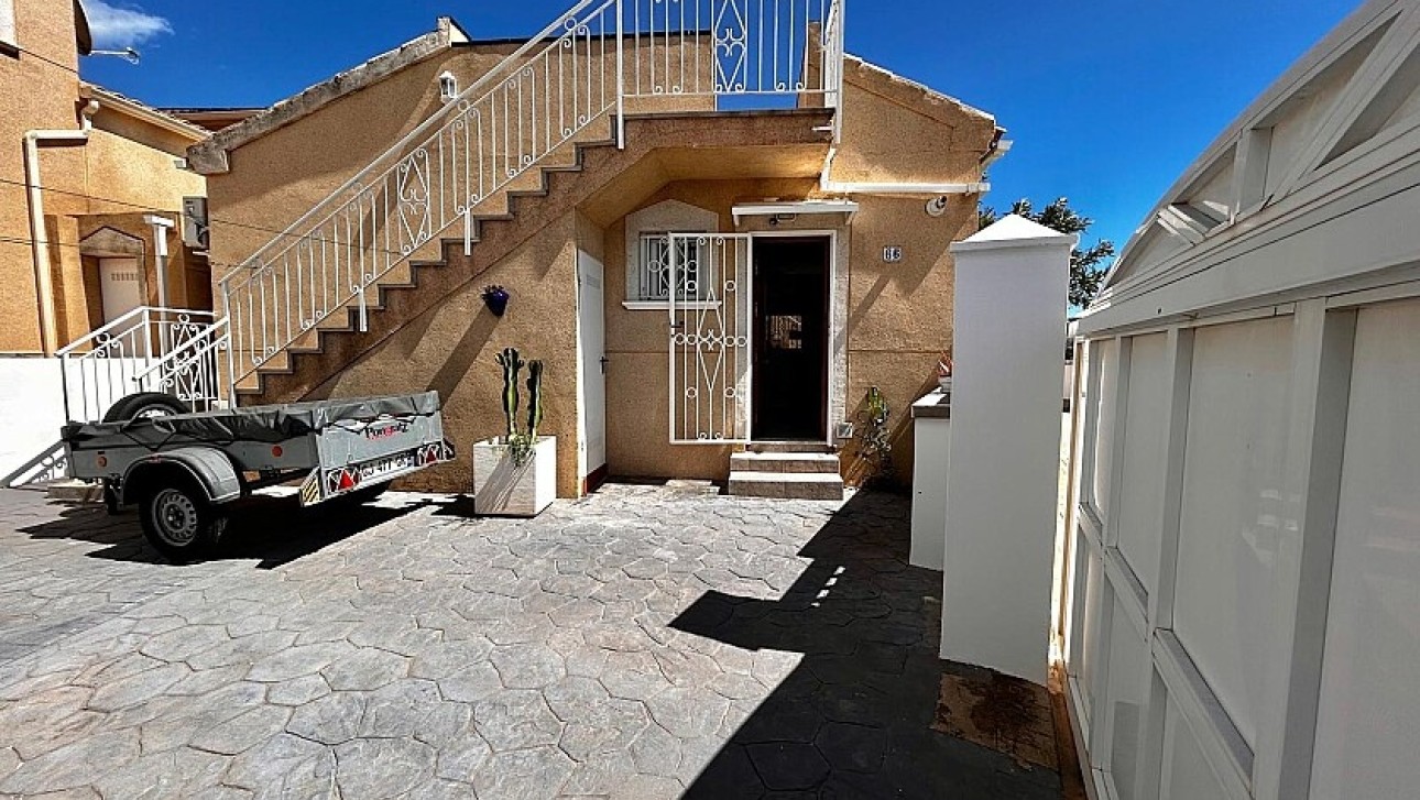 Resale - Villa - Torrevieja - Los Altos