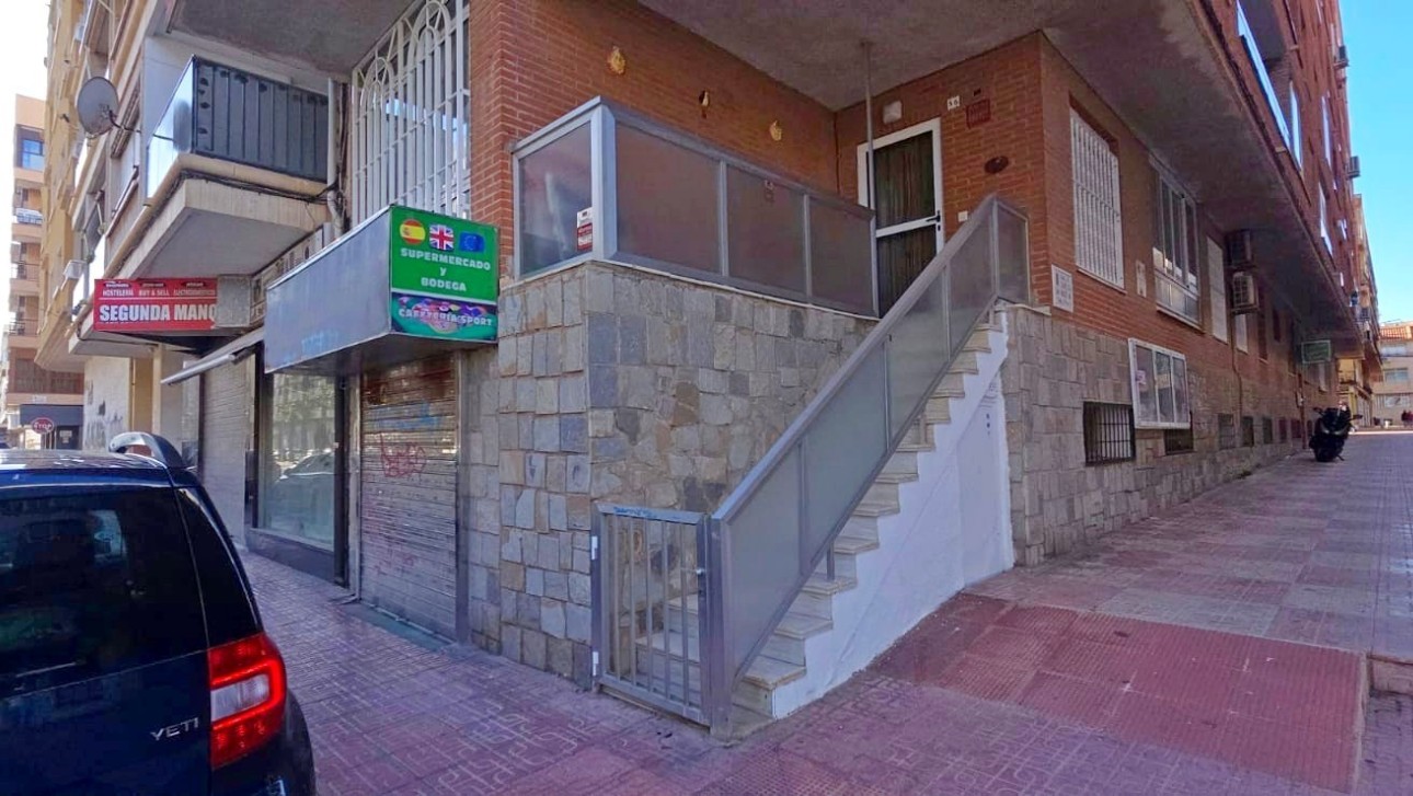 Resale - Commercial - Torrevieja - Playa del Acequión