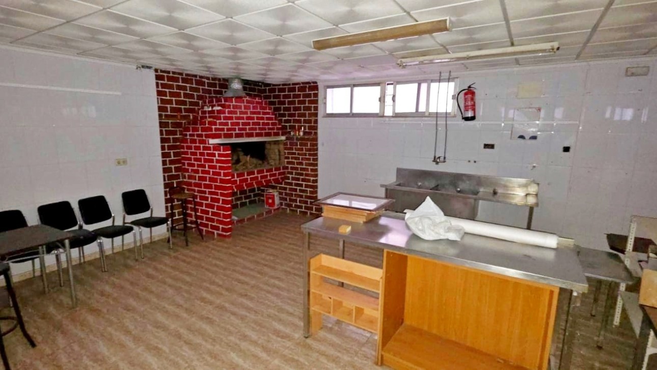 Resale - Commercial - Torrevieja - Playa del Acequión