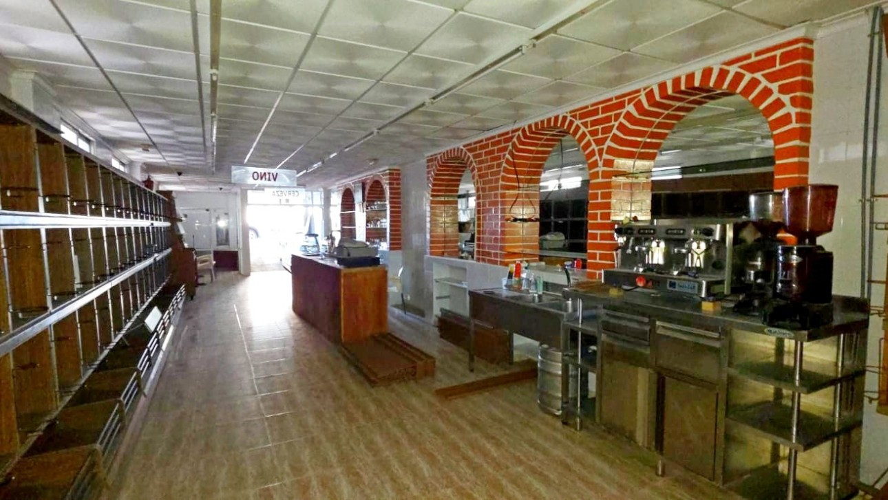 Resale - Commercial - Torrevieja - Playa del Acequión