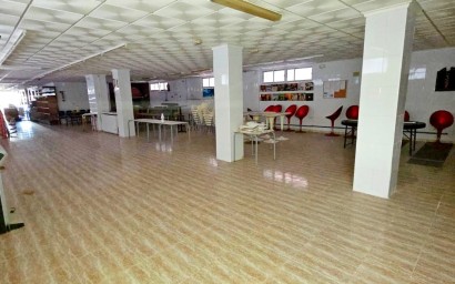 Resale - Commercial - Torrevieja - Playa del Acequión
