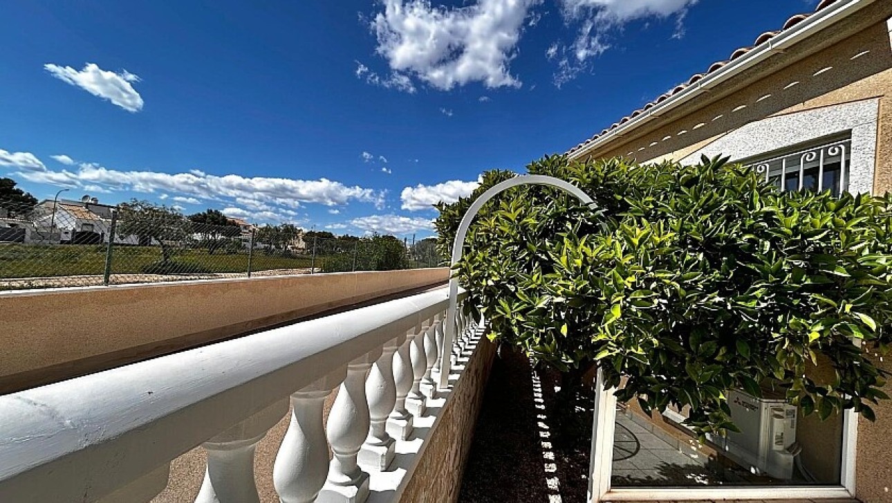 Resale - Villa - Torrevieja - Los Altos
