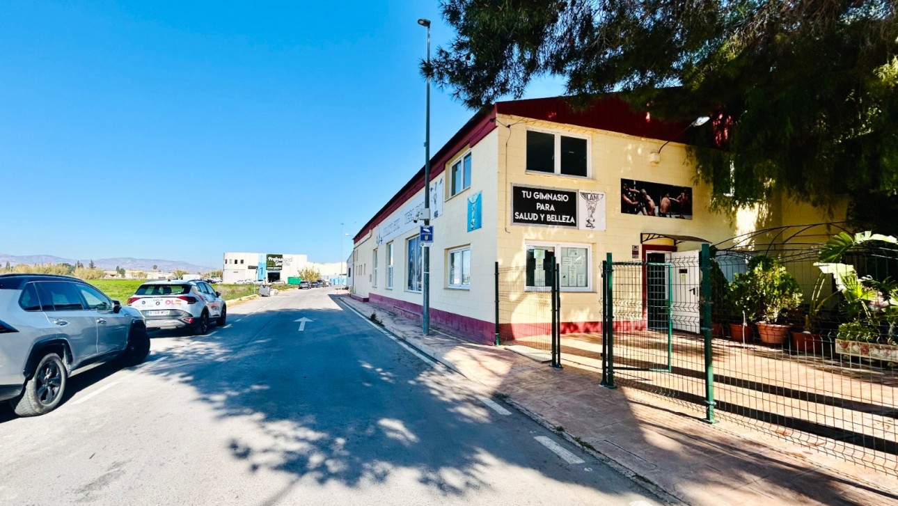 Resale - Commercial - Daya Nueva - Pueblo