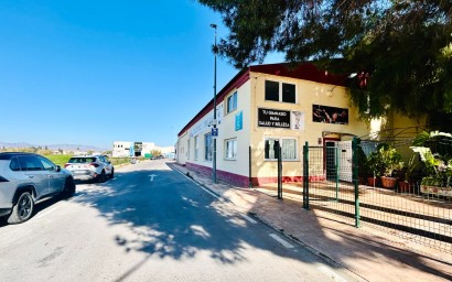 Resale - Commercial - Daya Nueva - Pueblo