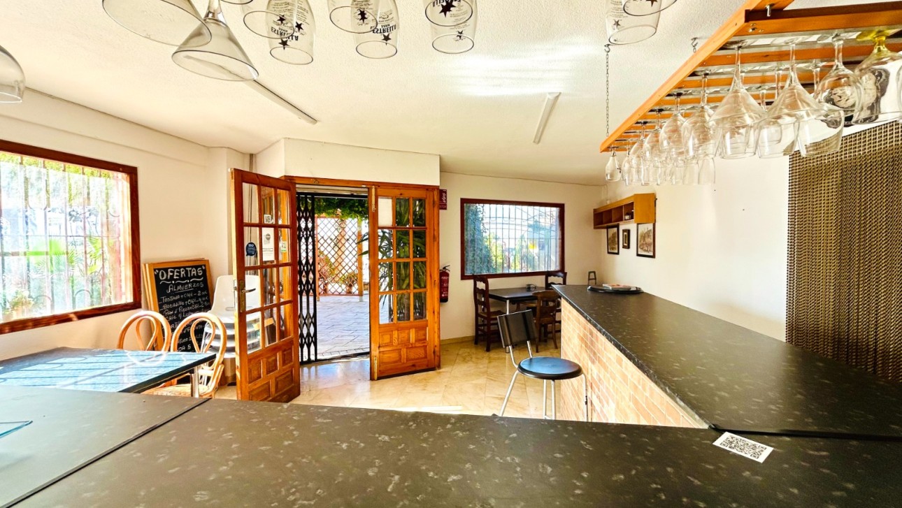 Resale - Commercial - Daya Nueva - Pueblo