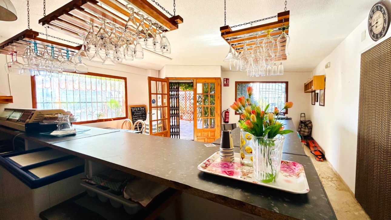 Resale - Commercial - Daya Nueva - Pueblo