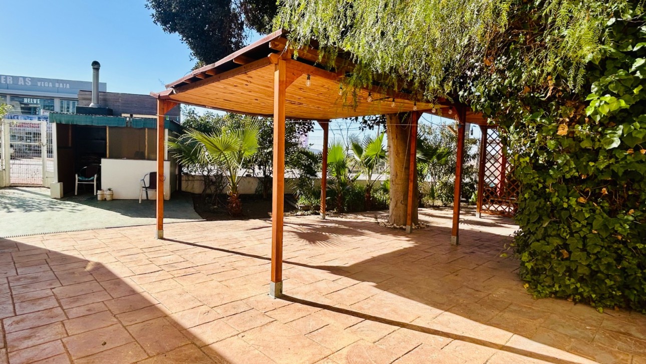 Resale - Commercial - Daya Nueva - Pueblo