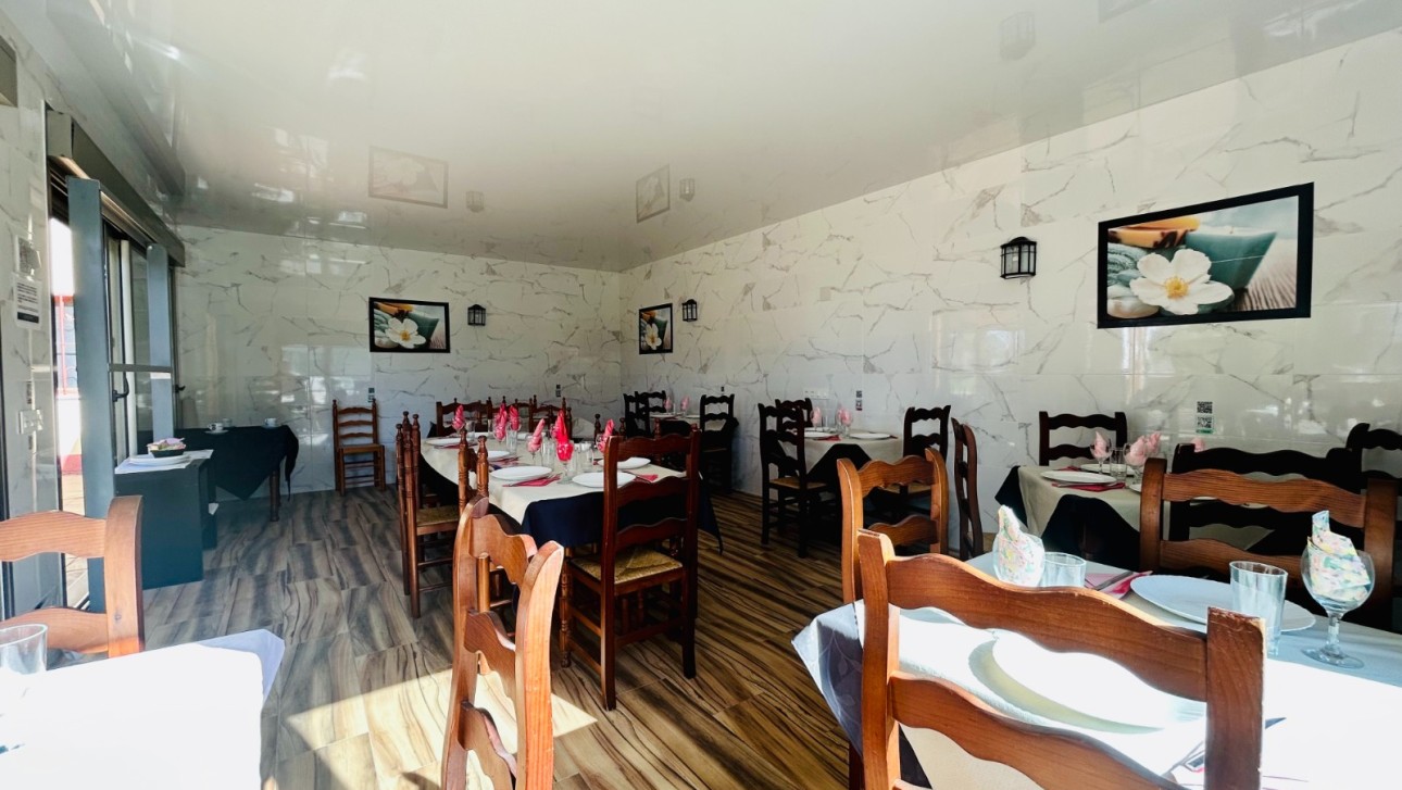 Resale - Commercial - Daya Nueva - Pueblo