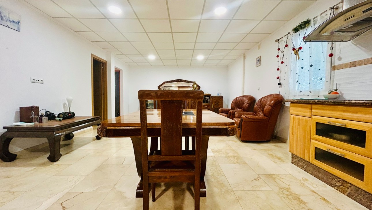 Resale - Commercial - Daya Nueva - Pueblo