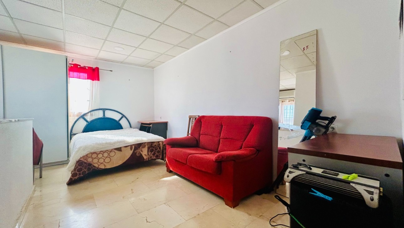 Resale - Commercial - Daya Nueva - Pueblo