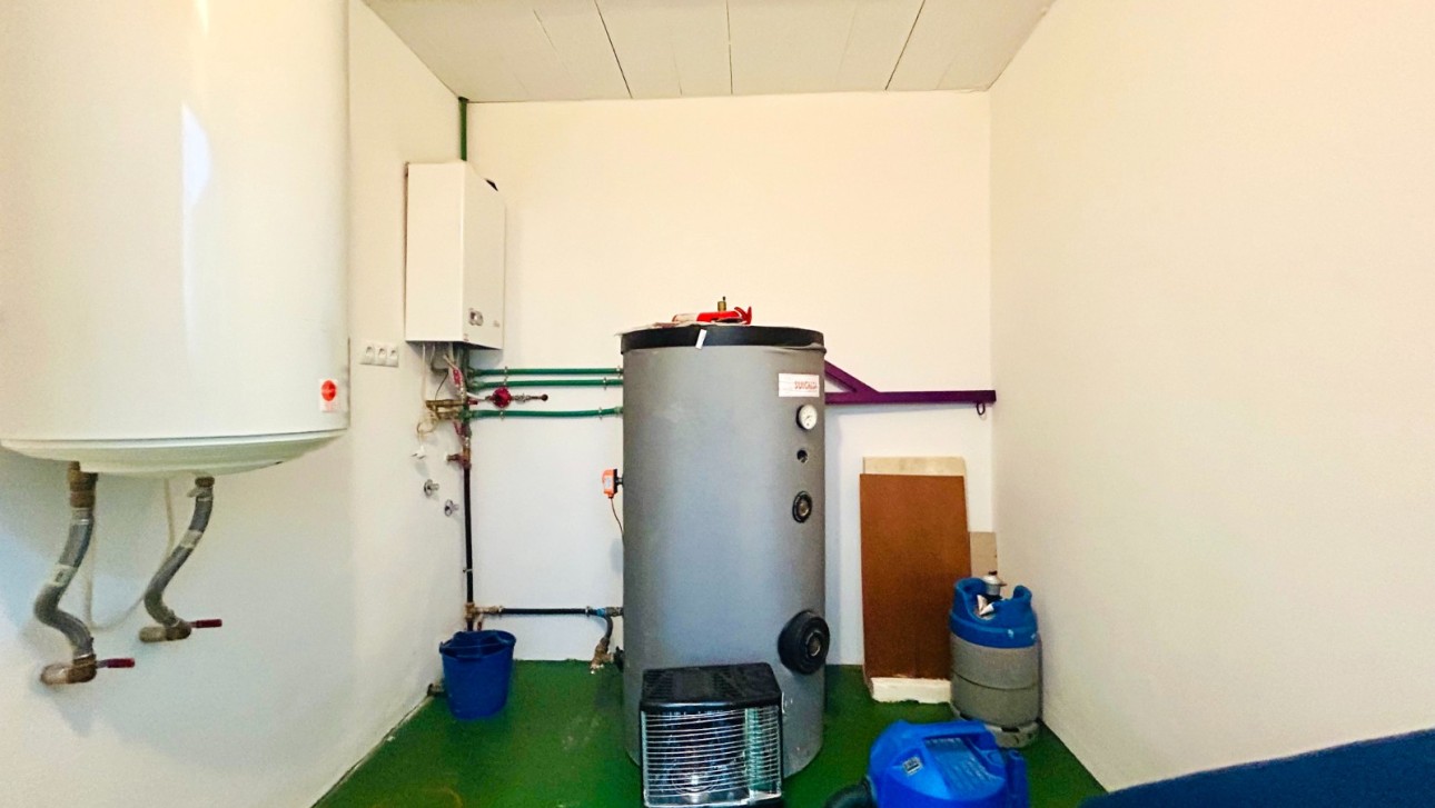 Resale - Commercial - Daya Nueva - Pueblo