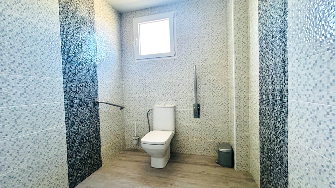 Resale - Commercial - Daya Nueva - Pueblo