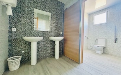 Resale - Commercial - Daya Nueva - Pueblo