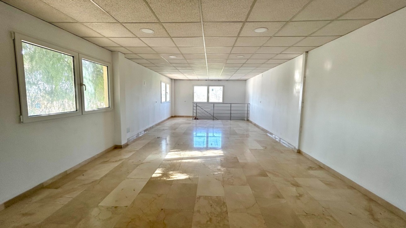 Resale - Commercial - Daya Nueva - Pueblo