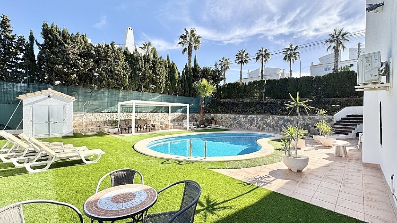Resale - Villa - Orihuela Costa - Villamartín