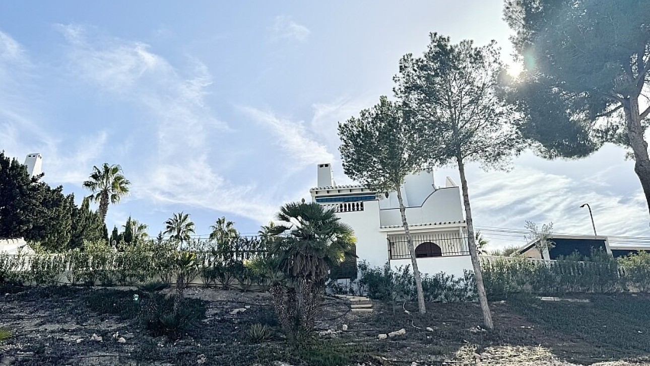 Resale - Villa - Orihuela Costa - Villamartín