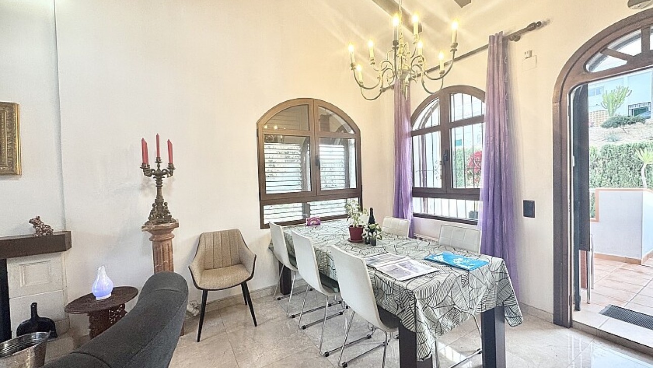 Resale - Villa - Orihuela Costa - Villamartín