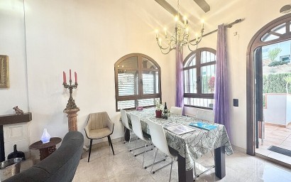 Resale - Villa - Orihuela Costa - Villamartín