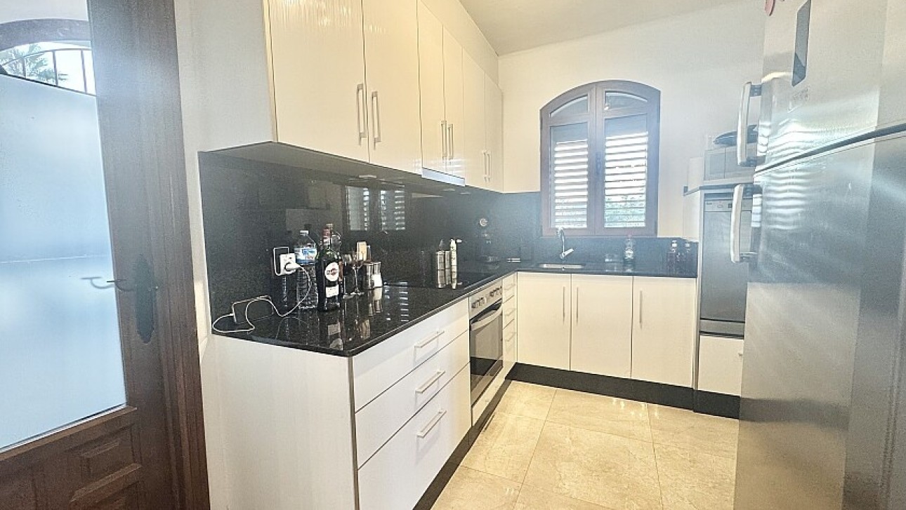Resale - Villa - Orihuela Costa - Villamartín