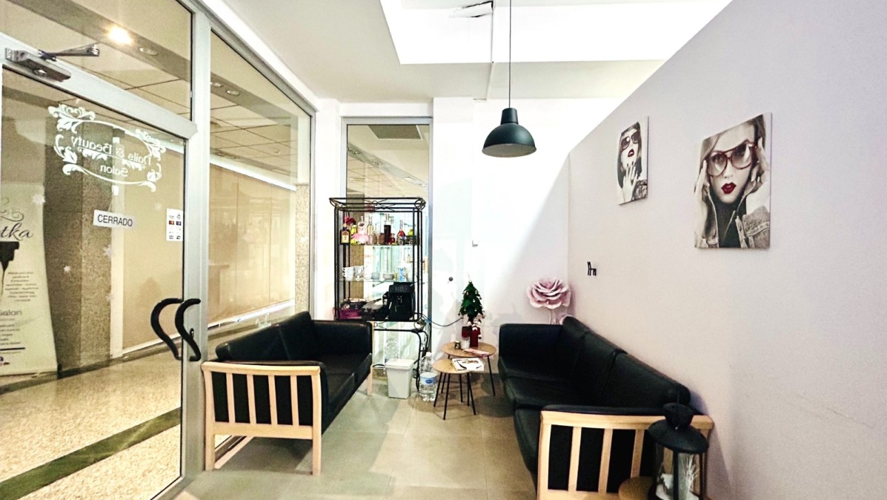 Resale - Commercial - Orihuela Costa - Playa Flamenca