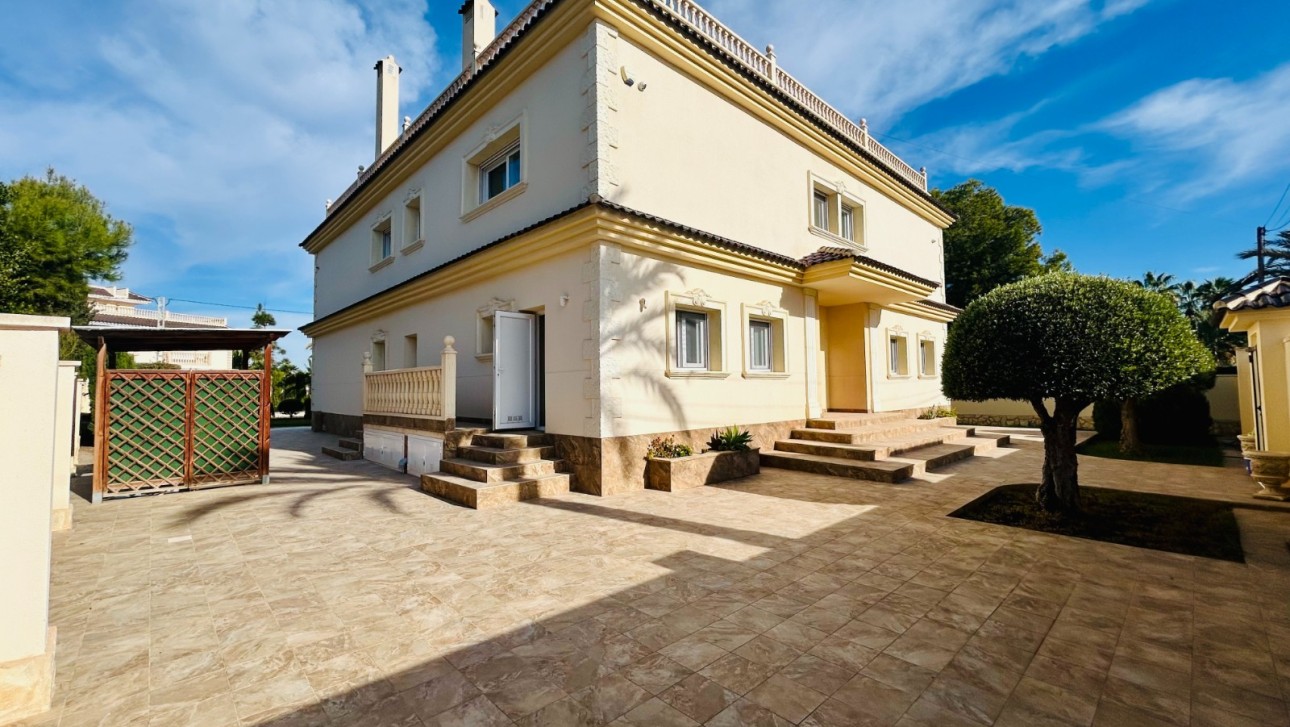 Resale - Villa - Orihuela Costa - Lomas de Cabo Roig