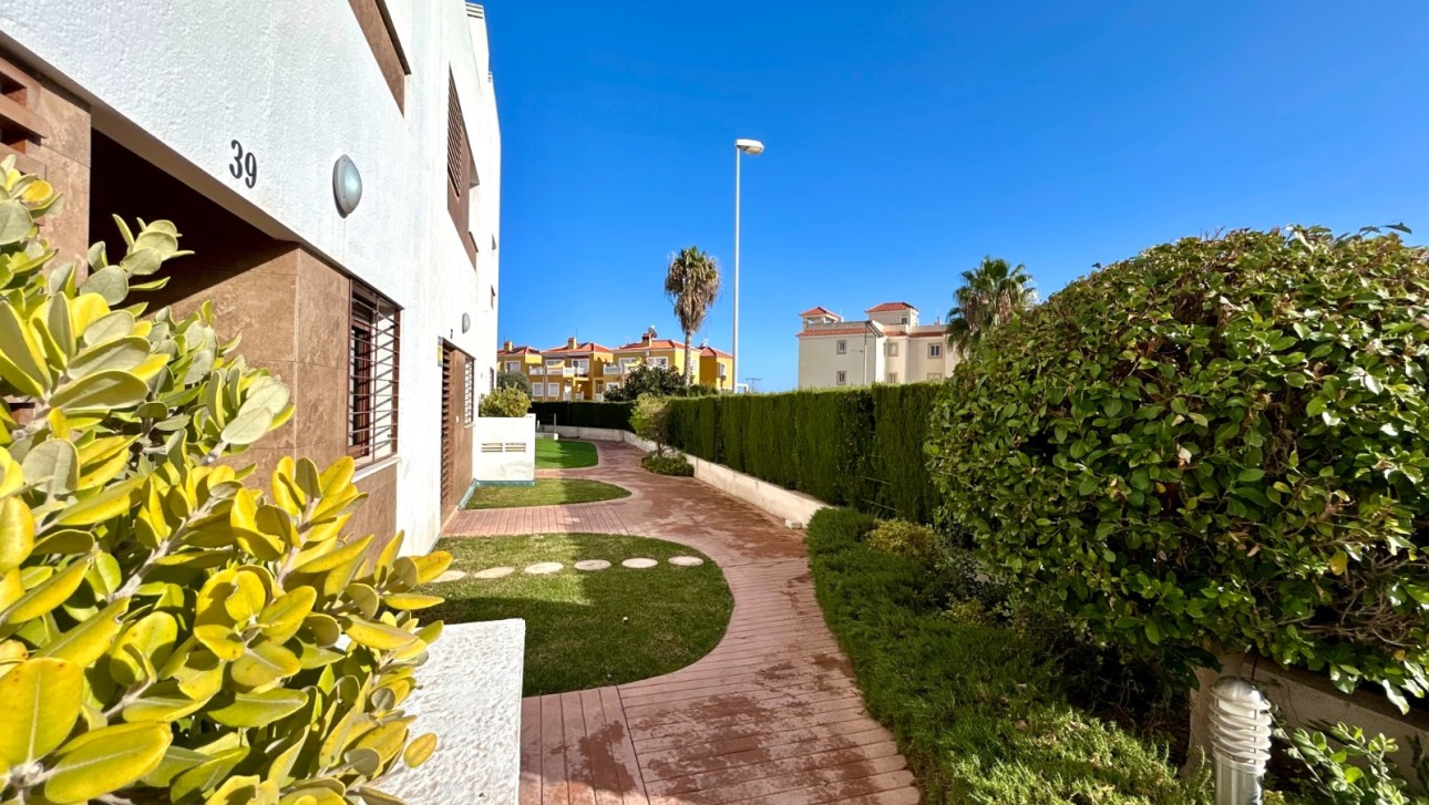 Resale - Apartment - Orihuela Costa - La Zenia