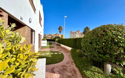 Resale - Apartment - Orihuela Costa - La Zenia