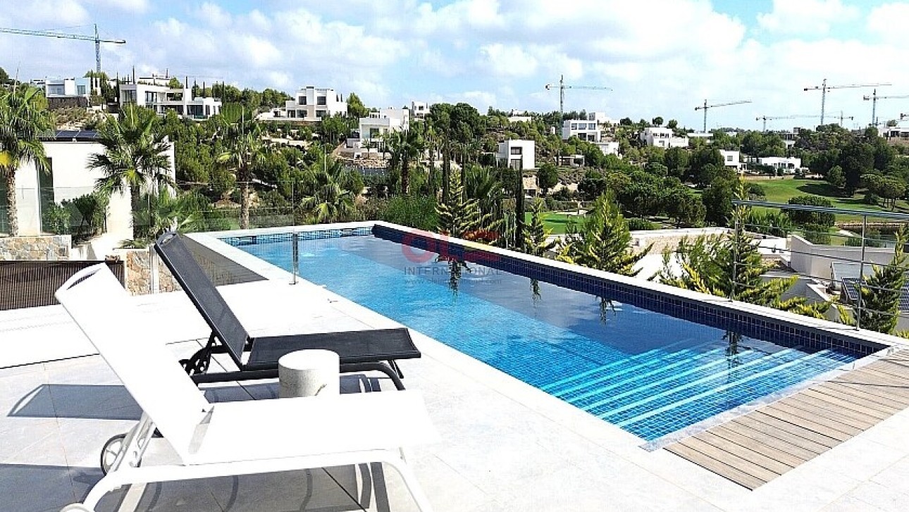 Reventa - Villa - Colinas Golf