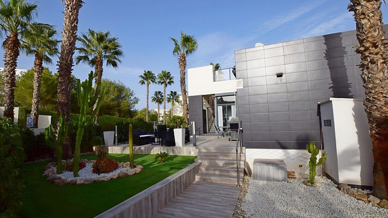 Resale - Semidetached villa - Orihuela Costa - Villamartín