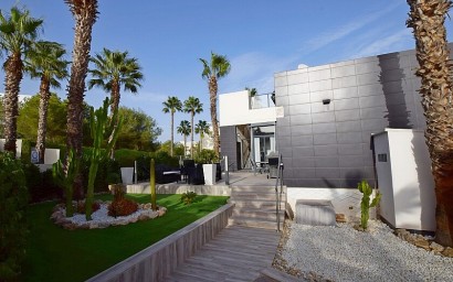 Resale - Semidetached villa - Orihuela Costa - Villamartín
