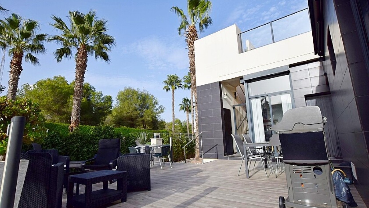 Resale - Semidetached villa - Orihuela Costa - Villamartín