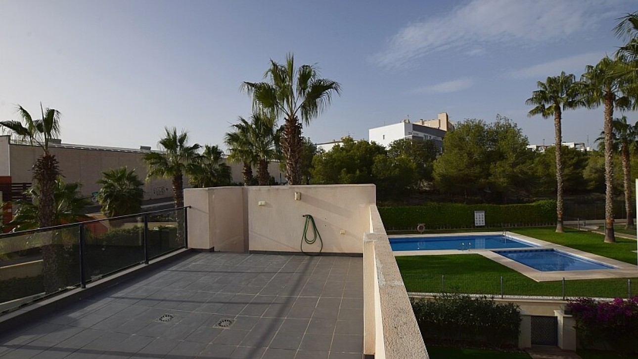 Resale - Semidetached villa - Orihuela Costa - Villamartín