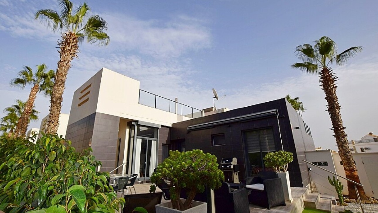 Resale - Semidetached villa - Orihuela Costa - Villamartín