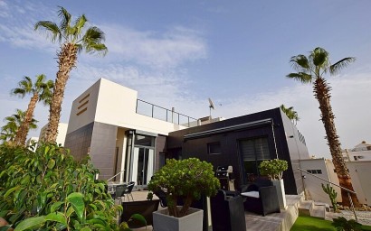 Resale - Semidetached villa - Orihuela Costa - Villamartín
