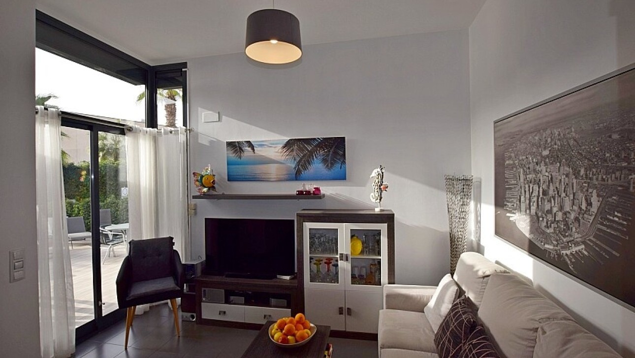Resale - Semidetached villa - Orihuela Costa - Villamartín