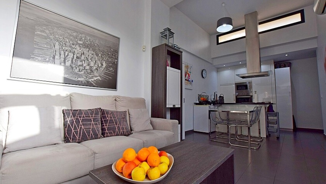 Resale - Semidetached villa - Orihuela Costa - Villamartín