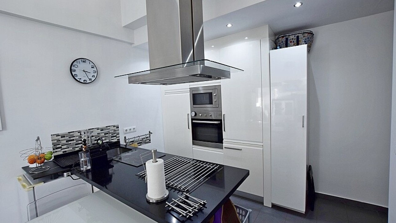 Resale - Semidetached villa - Orihuela Costa - Villamartín