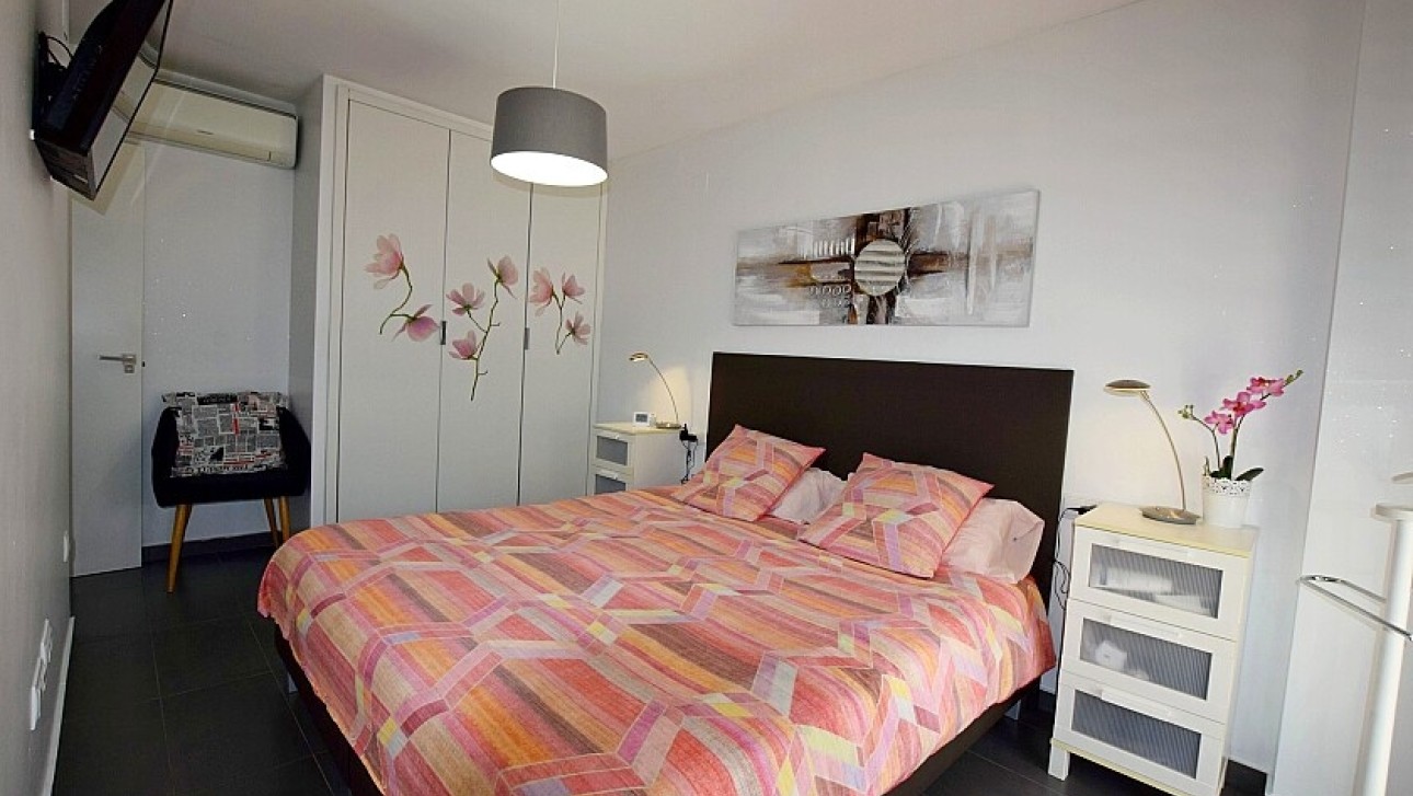 Resale - Semidetached villa - Orihuela Costa - Villamartín