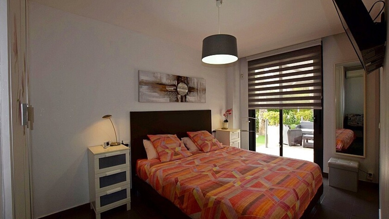 Resale - Semidetached villa - Orihuela Costa - Villamartín